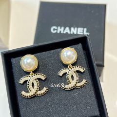 CHANEL 피어싱