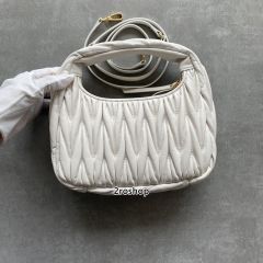 미우미우완더마테라쎄호보백