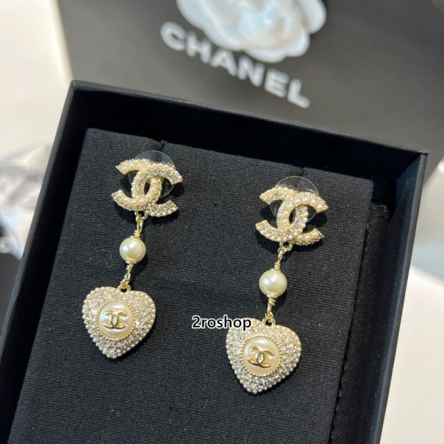 CHANEL 피어싱