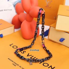 LV 목걸이