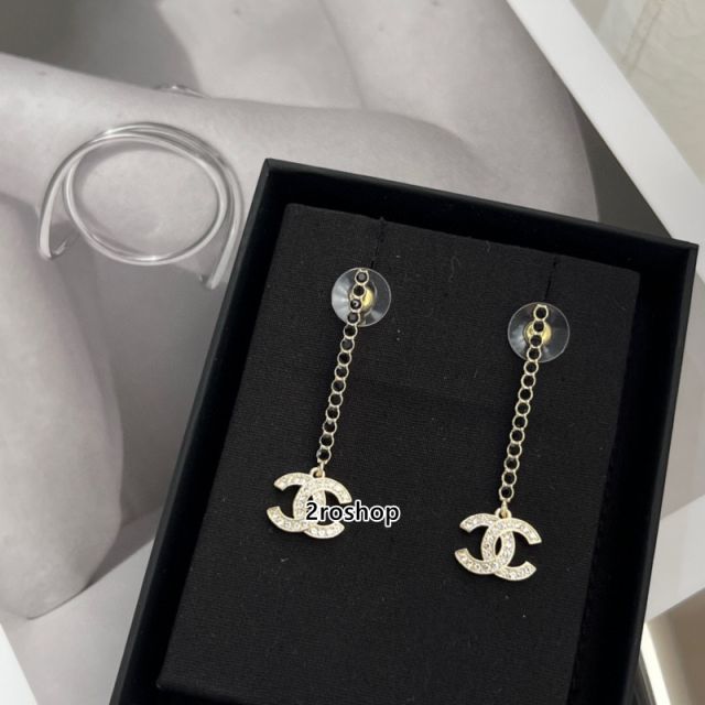 CHANEL 피어싱