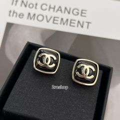 CHANEL 피어싱