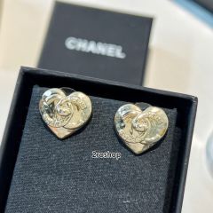 CHANEL 피어싱