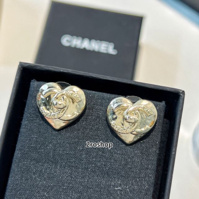 CHANEL 피어싱