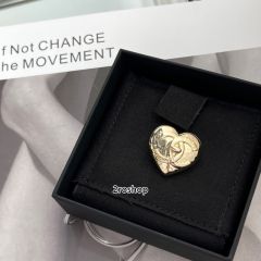 CHANEL 브로치