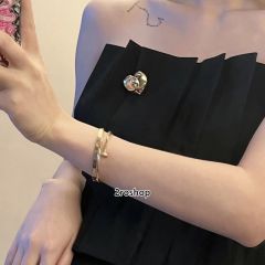 CHANEL 브로치