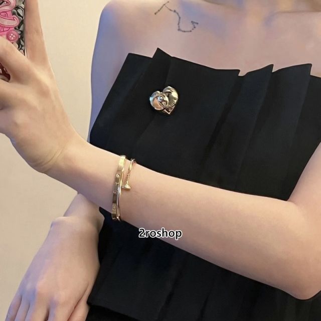 CHANEL 브로치