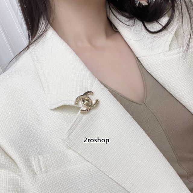 CHANEL 브로치