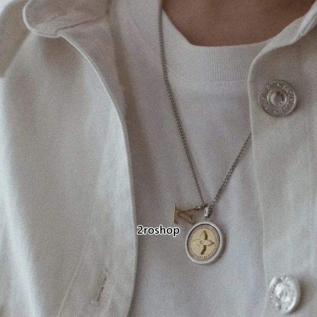 LV 목걸이