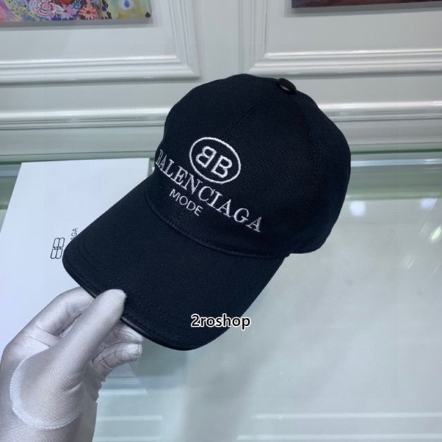 Balenciaga 모자