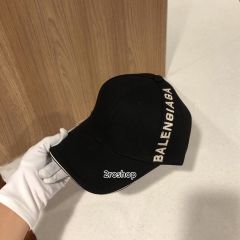 Balenciaga 모자