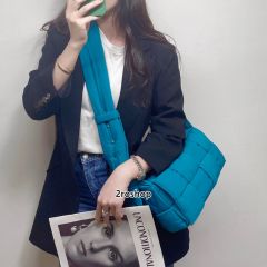 보테가베네타카세트크로스백