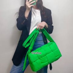 보테가베네타카세트크로스백