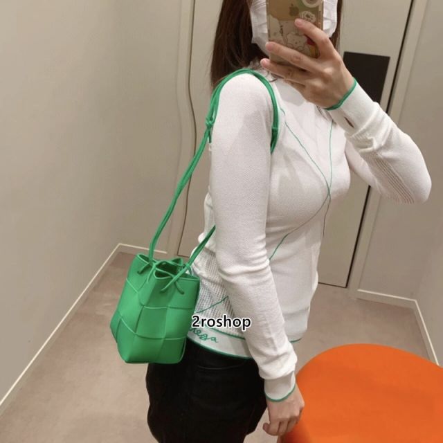 보테가베네타버킷백