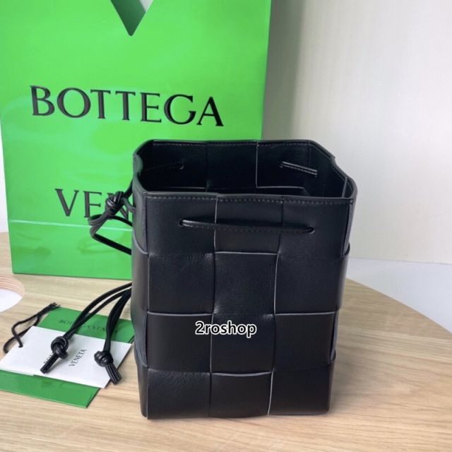 보테가베네타버킷백