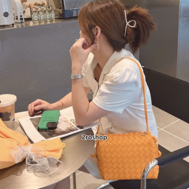 보테가베네타크로스백