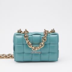 보테가베네타패딩체인카세트백