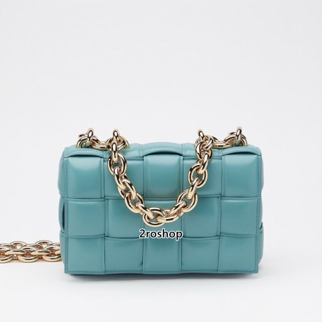 보테가베네타패딩체인카세트백