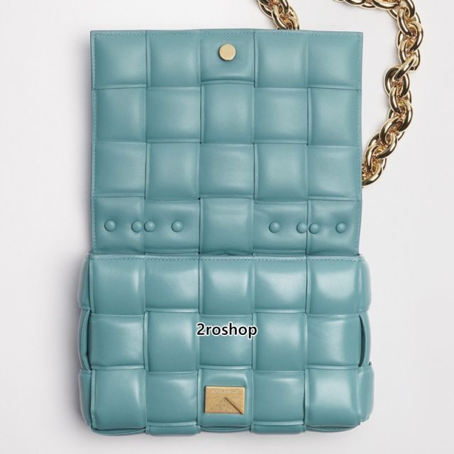 보테가베네타패딩체인카세트백