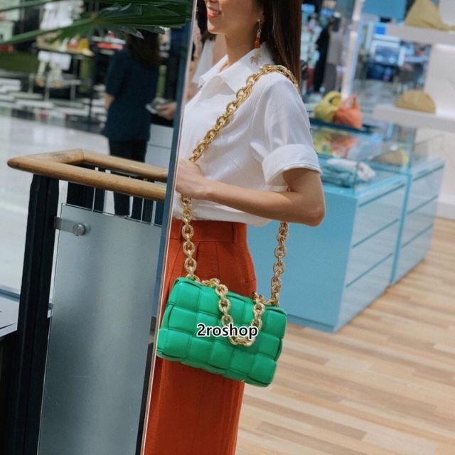 보테가베네타패딩체인카세트백