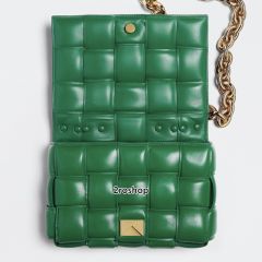 보테가베네타패딩체인카세트백