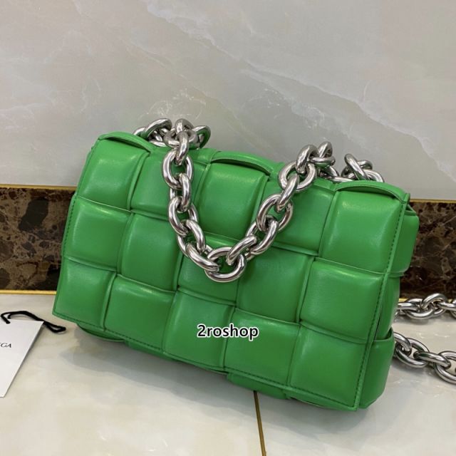 보테가베네타패딩체인카세트백