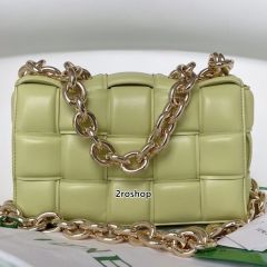 보테가베네타패딩체인카세트백