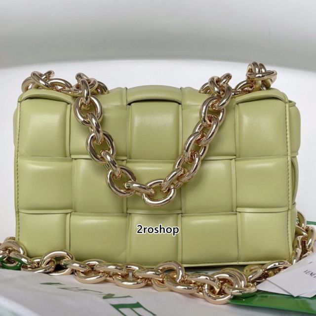 보테가베네타패딩체인카세트백