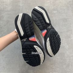 뉴발란스스니커즈