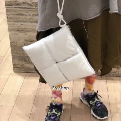 보테가베네타카세트파우치