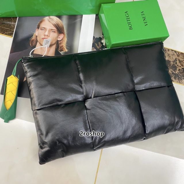 보테가베네타카세트파우치