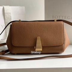 보테가베네타앵글크로스백