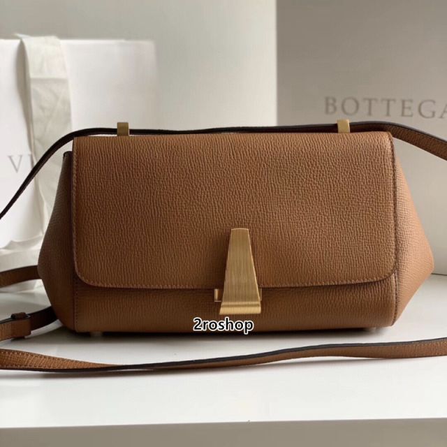 보테가베네타앵글크로스백