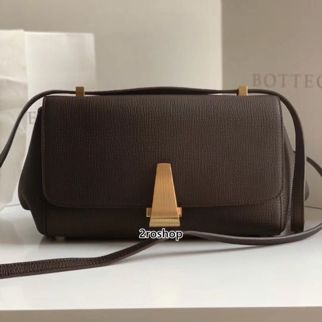 보테가베네타앵글크로스백
