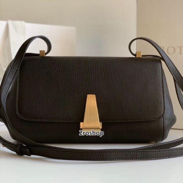 보테가베네타앵글크로스백