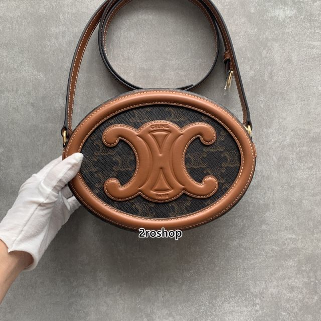 셀린느퀴르트리오페오벌백라지