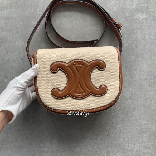 셀린느퀴르트리옹프폴코백