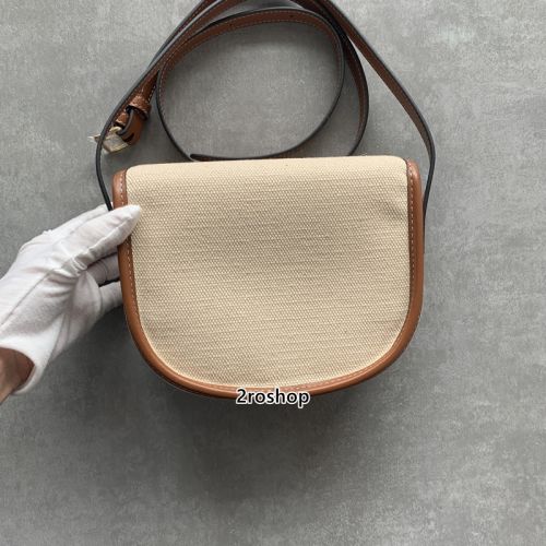 셀린느퀴르트리옹프폴코백