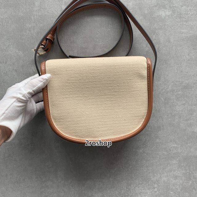 셀린느퀴르트리옹프폴코백