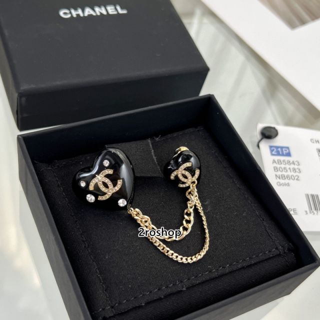 CHANEL 브로치