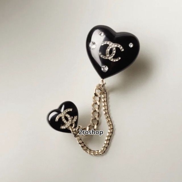 CHANEL 브로치
