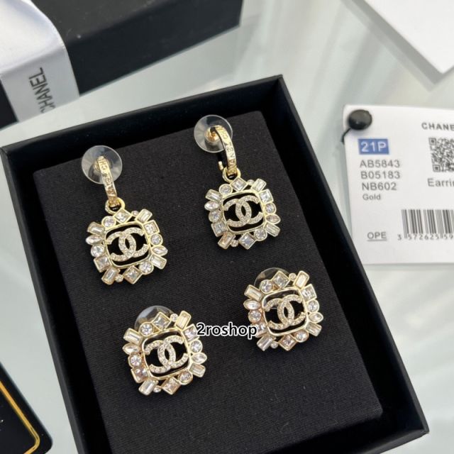 CHANEL 피어싱