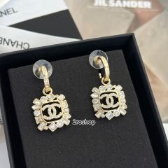 CHANEL 피어싱