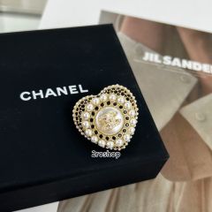 CHANEL 브로치