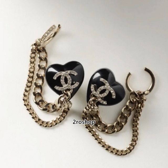 CHANEL 피어싱