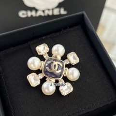 CHANEL 브로치