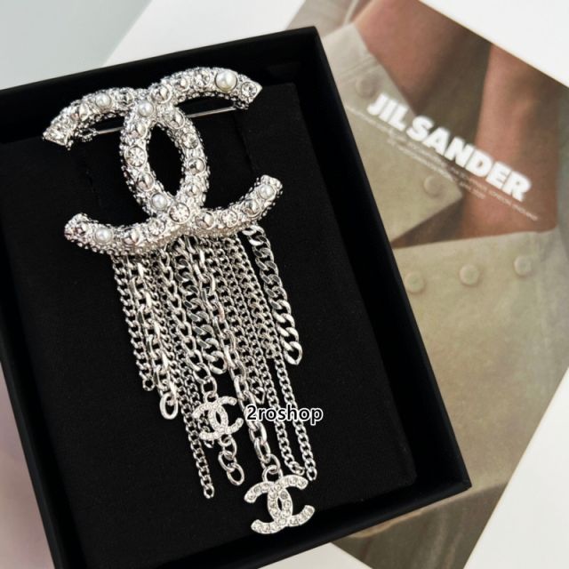 CHANEL 브로치
