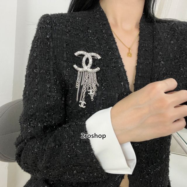 CHANEL 브로치