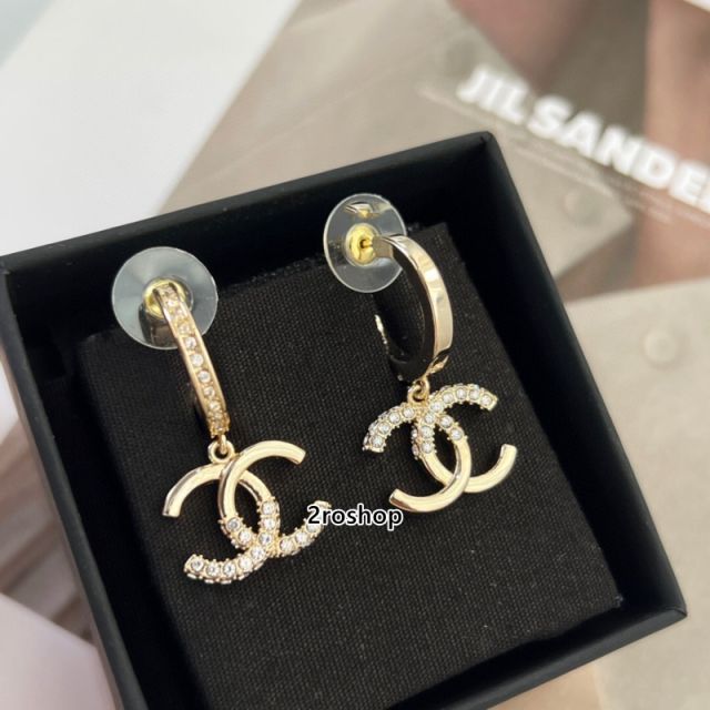 CHANEL 피어싱