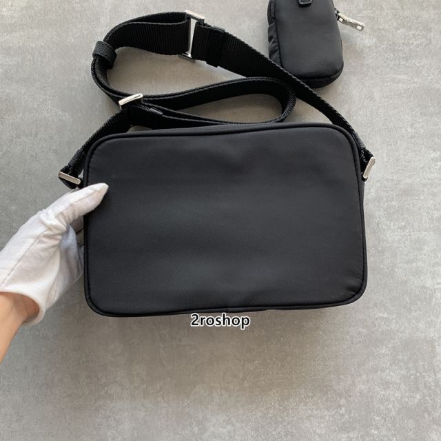 프라다숄더백
